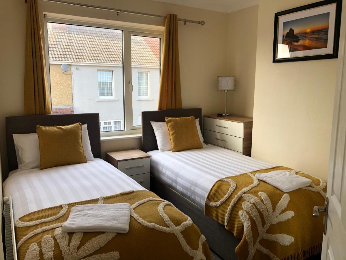Edinburgh Street Home - Beautiful House With Free Parking And Wifi, Equipped With Comfy Furnitures Суиндон Экстерьер фото