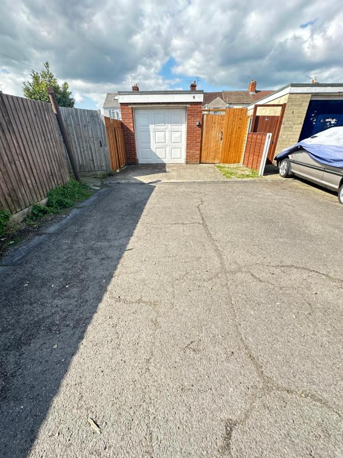 Edinburgh Street Home - Beautiful House With Free Parking And Wifi, Equipped With Comfy Furnitures Суиндон Экстерьер фото